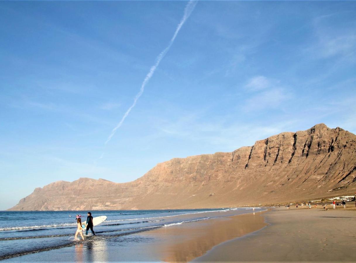 Canaryislandshost L Famara Surfer Екстериор снимка